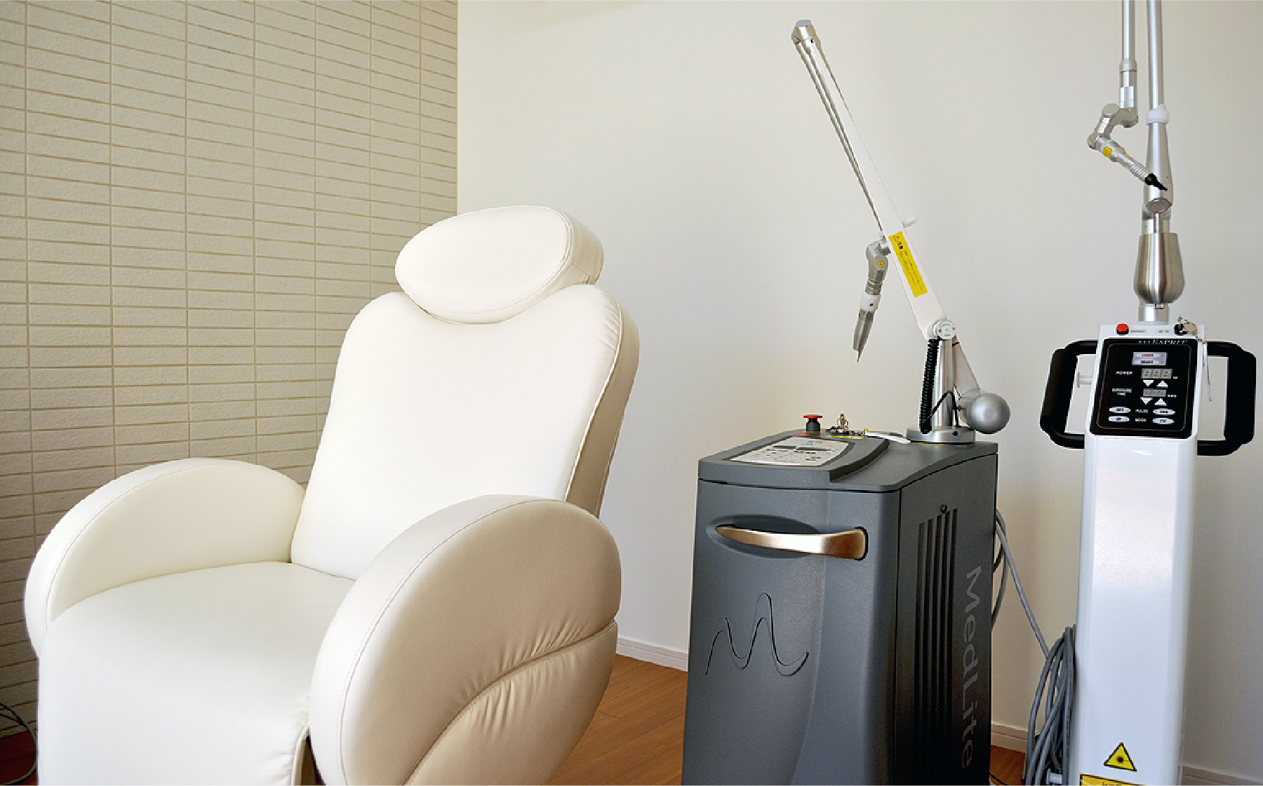 レーザー治療室