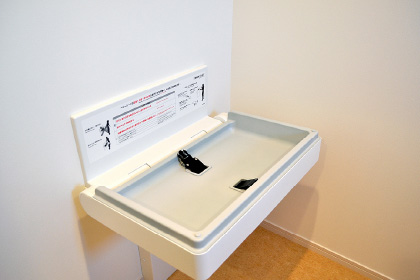 トイレ設備（おむつ交換台）
